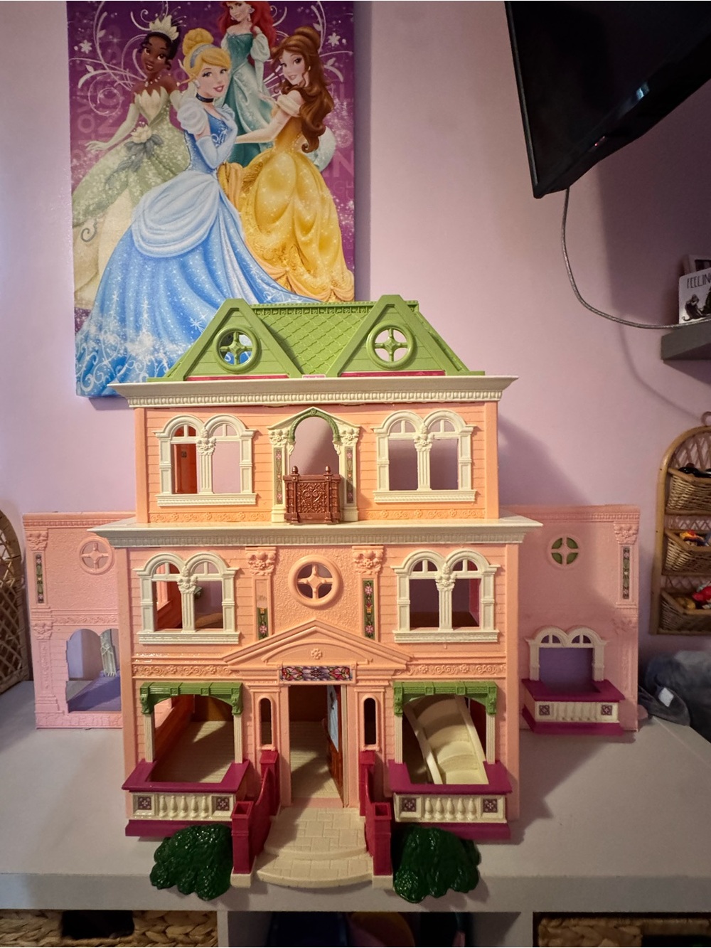 2008 Loving Family dollhouse fisher price